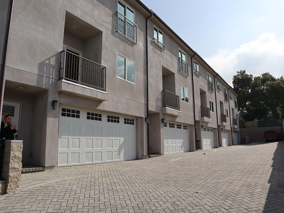 1st image of 10146 Fernglen Ave #D
