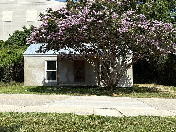 23 S Carter St, Sparta, TN 38583