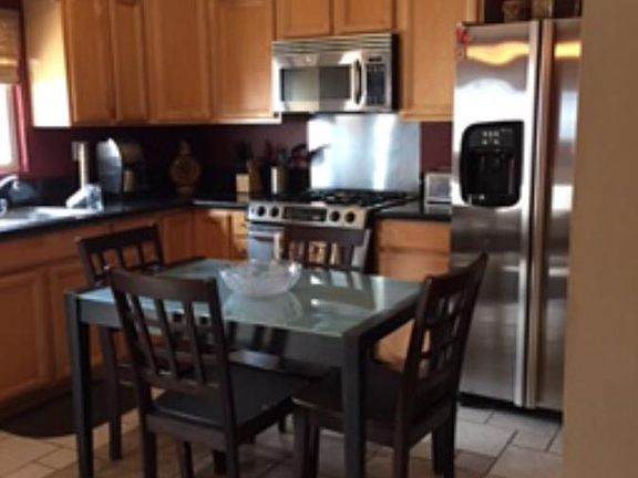 kitchen / breakfast table