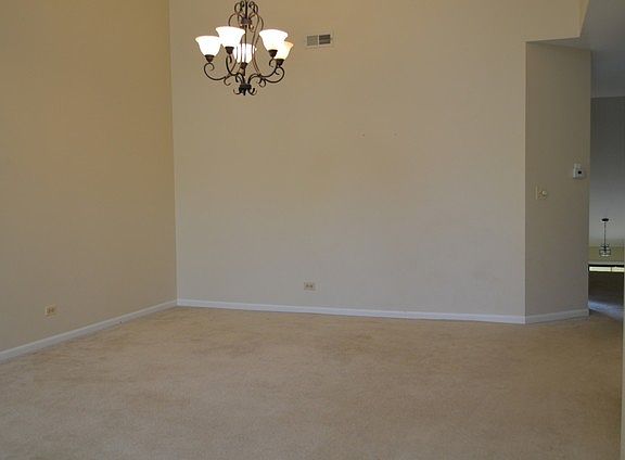 3rd image of 736 Ascot Ct