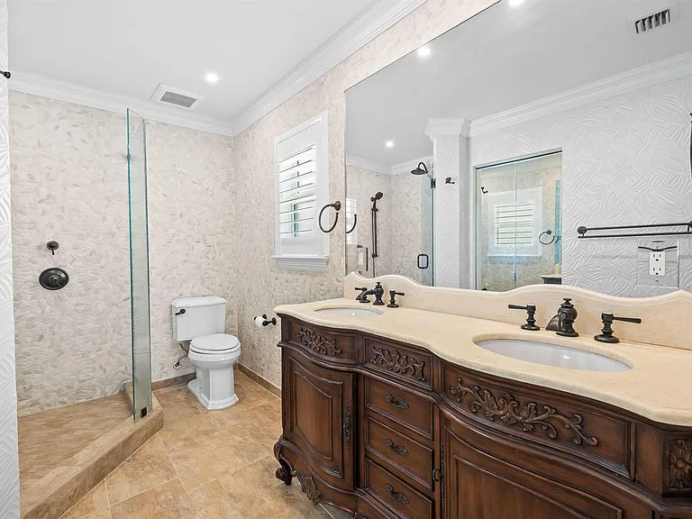 1105 Bel Air Dr #C — Photo 10
