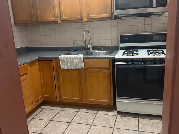 612 W Wisconsin Ave, Milwaukee, WI 53203