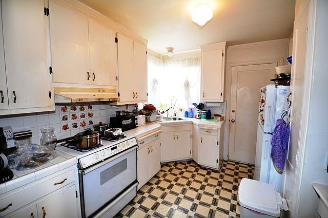 1st image of 548 Chestnut Ave
