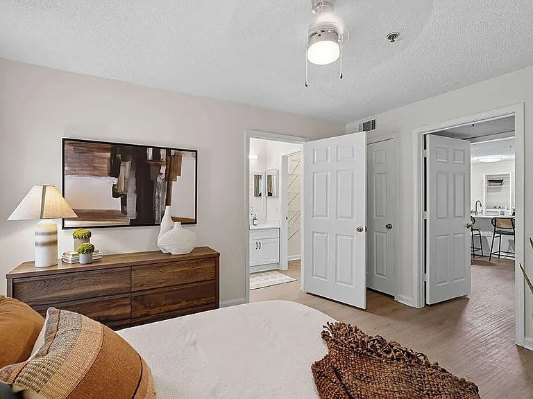 Chroma Park Apartments — Photo 13