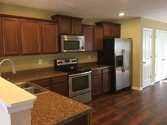 4th image of 355 Sea Biscuit Dr