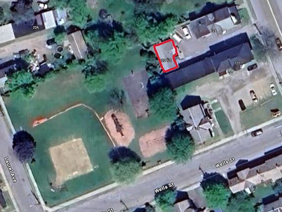 Note park behind the house.