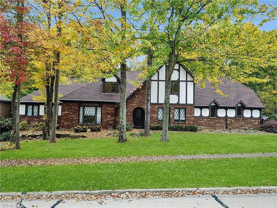 1st image of 1562 Rosewood Dr