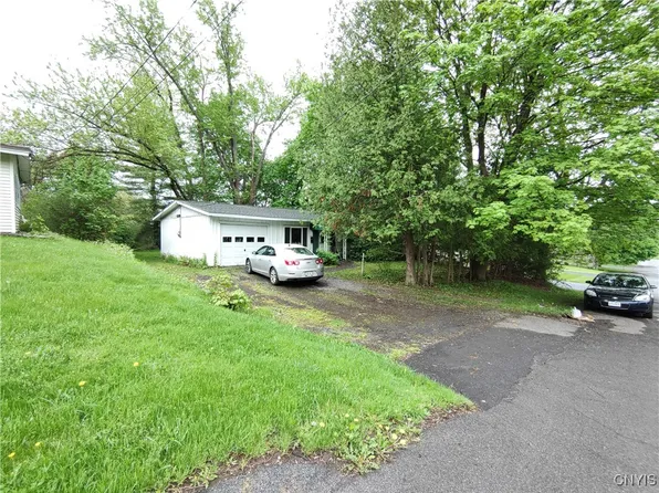 506 Deerwood Rd, Utica, NY 13502