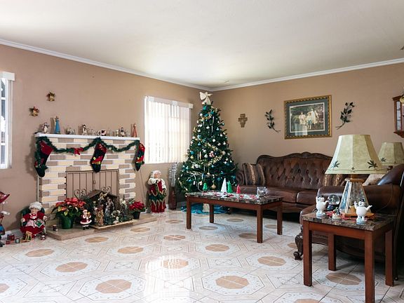 1731 Rialto St-004-4-Living Room-MLS_Siz