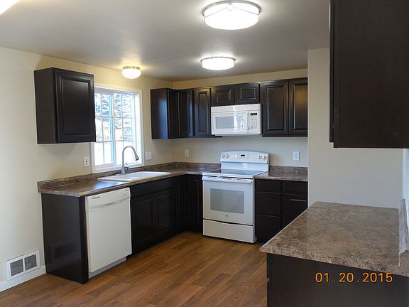 4th image of 6620 61st St NE