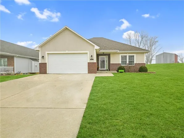 1510 Fairway Dr, Atchison, KS 66002