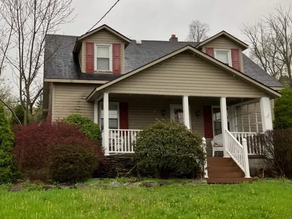2060 Oakridge Dr, Salix, PA 15952