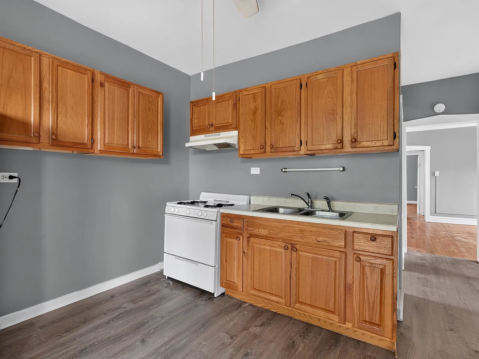 3 bed, 1200 sqft, $1,800 — Photo 4