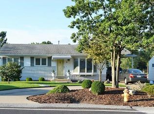 4057 Green Park Rd, Saint Louis, MO 63125