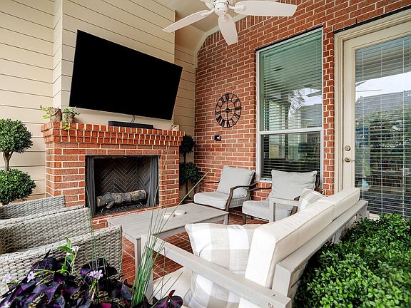 3rd image of 6107 Peachtree Hill Ct