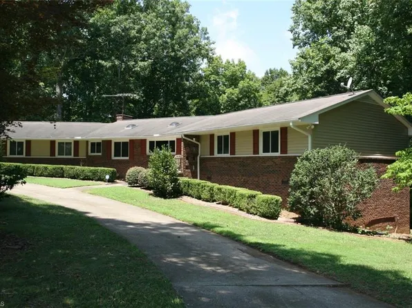 2361 Knightdale Dr, Graham, NC 27253