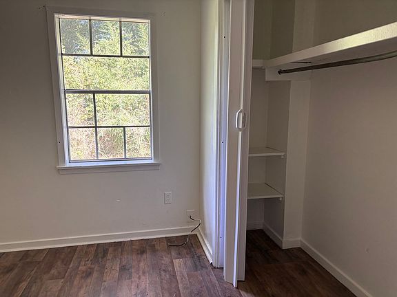 4th image of 2136 East Dr