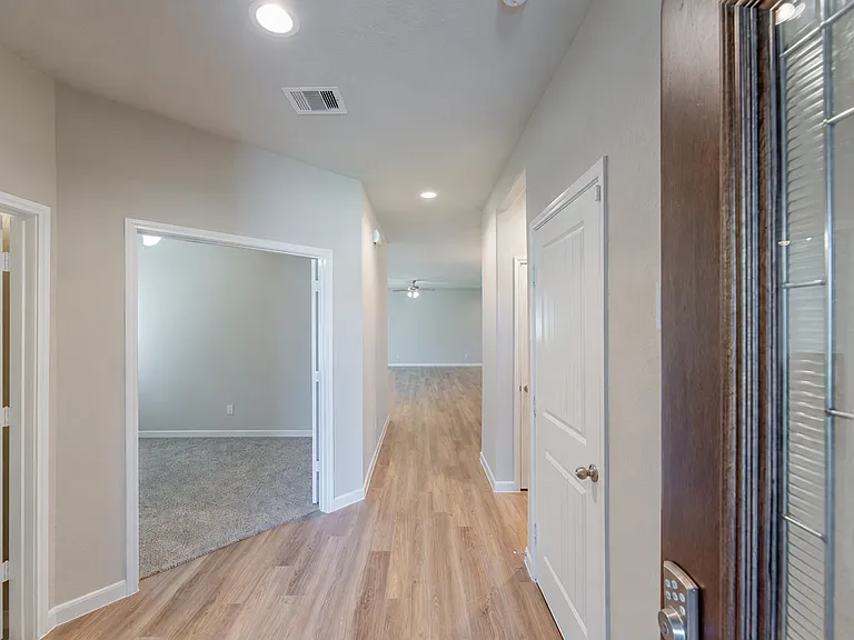 28503 Hannahs Harbor Ln — Photo 8