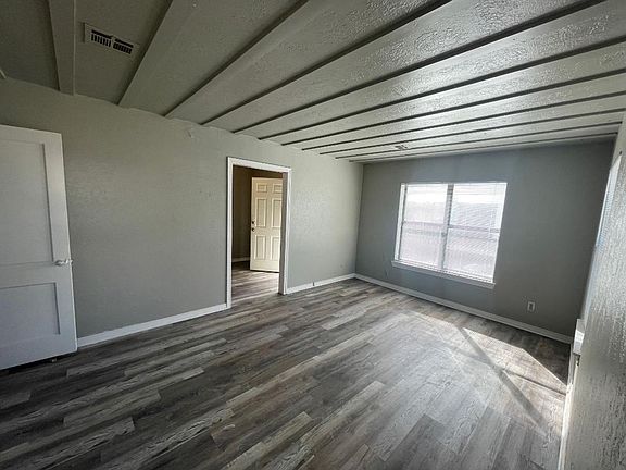 2nd image of 1026 Arkansas St