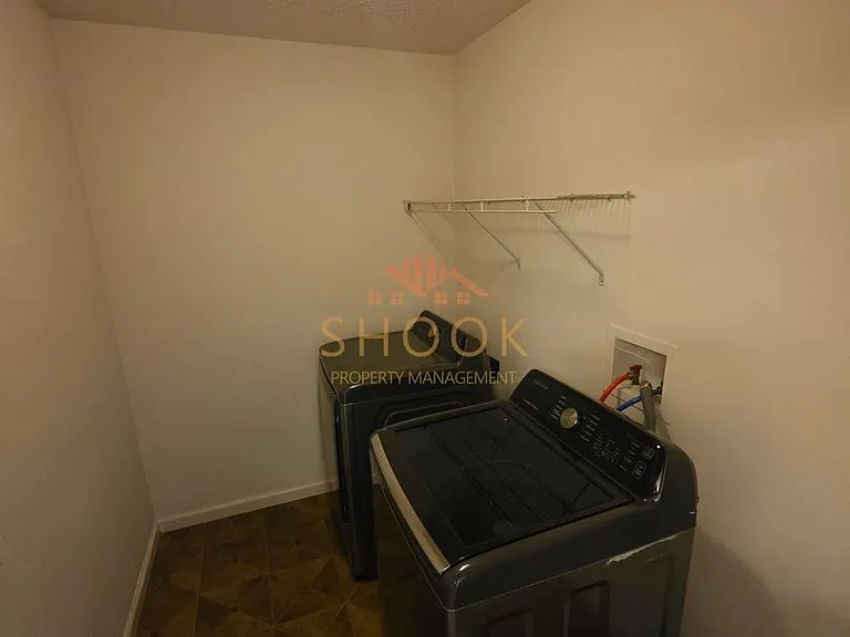 2427 Maxwell Dr — Photo 15