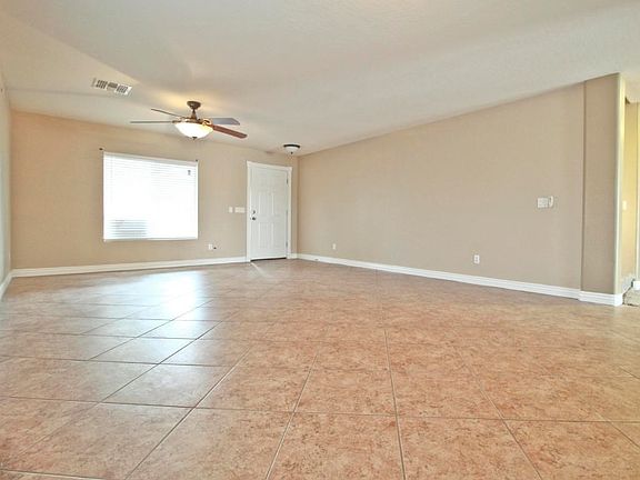 Living Room/Formal Dinning