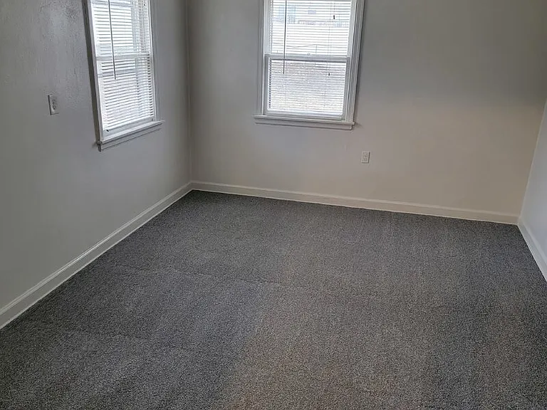 1211 Lewis Ave — Photo 5