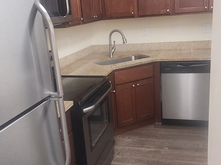 Entry to kitchen.