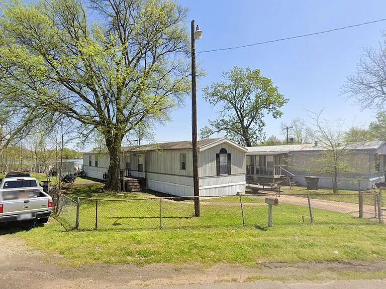 111 Cedar Lake Dr — Photo 41