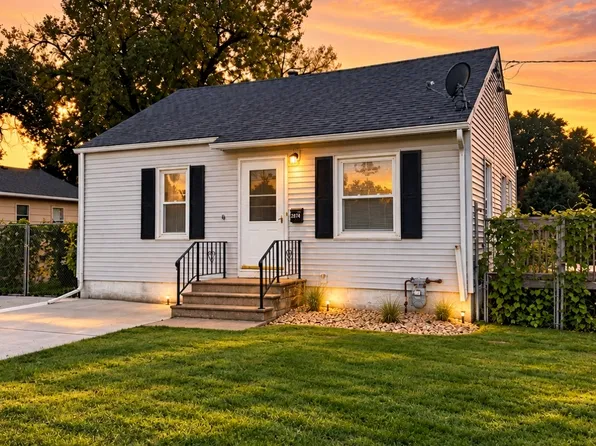 2624 Merle Hay Rd, Des Moines, IA 50310