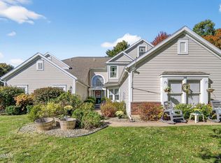 142 Killarney Dr, Niskayuna, NY 12309