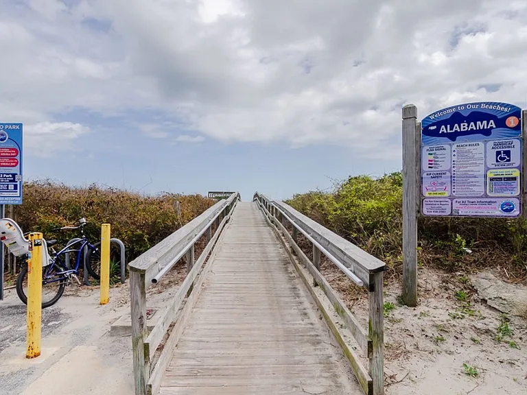 1211 N Fort Fisher Blvd #B — Photo 37