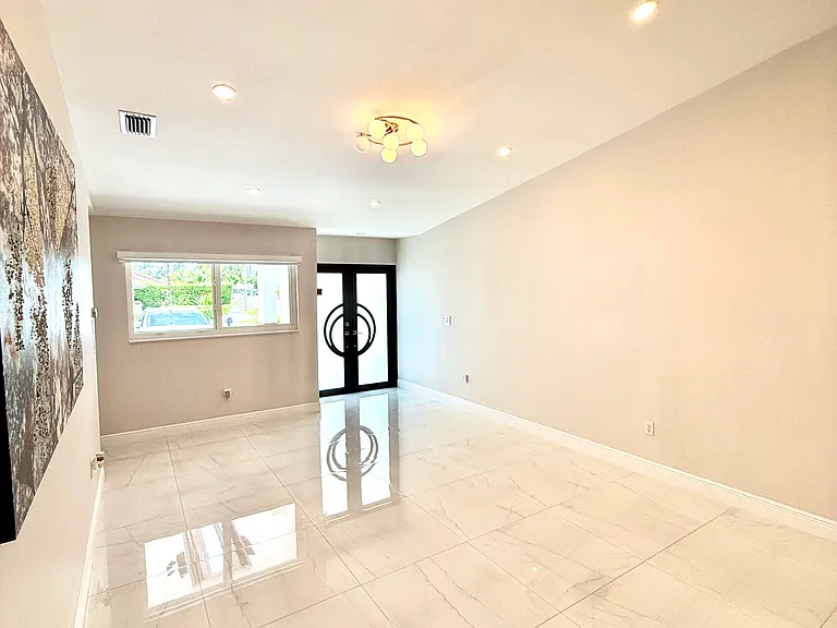 14333 SW 52nd St — Photo 4