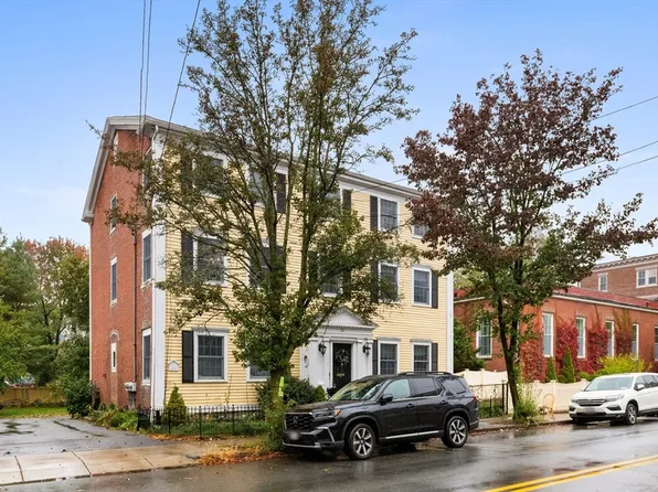 52 Essex St #2, Salem, MA 01970