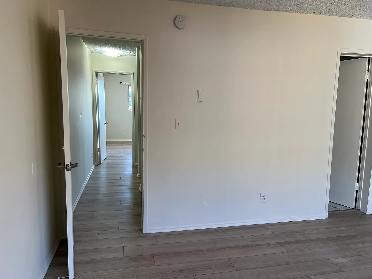 W 142nd St, Hawthorne — Photo 3