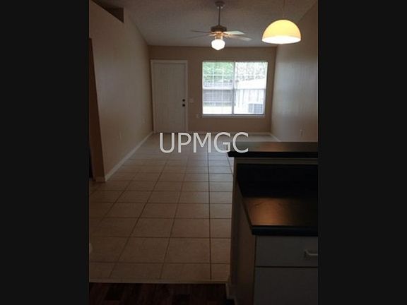 4th image of 302 Loveland Cir