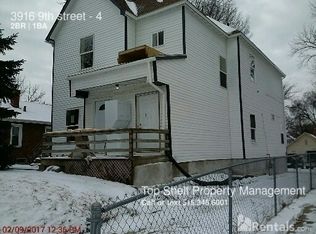 3916 9th St APT 4, Des Moines, IA 50313