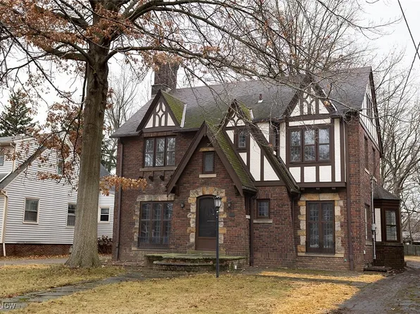 3836 W 152nd St, Cleveland, OH 44111