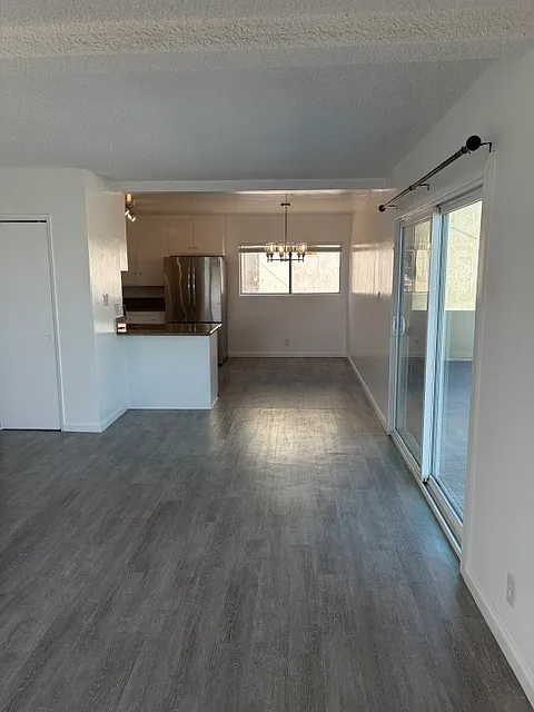 3 bed, 1250 sqft, $3,750 — Photo 2