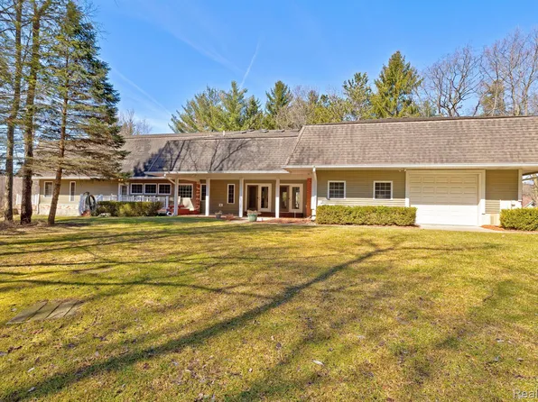 705 Bald Eagle Lake Rd, Ortonville, MI 48462