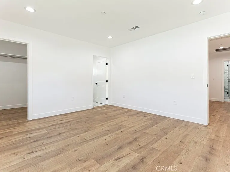12340 Lull St — Photo 19
