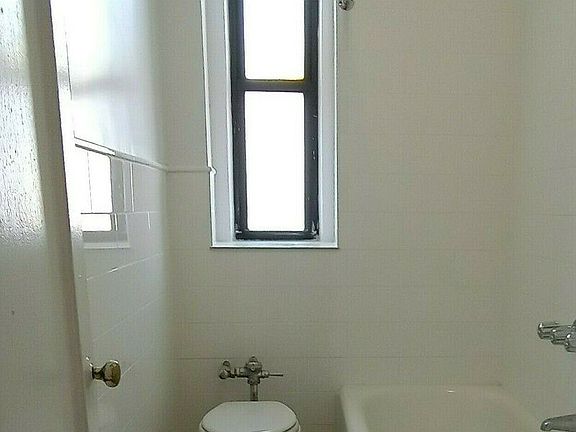3rd image of 120 W 138th St APT 4B