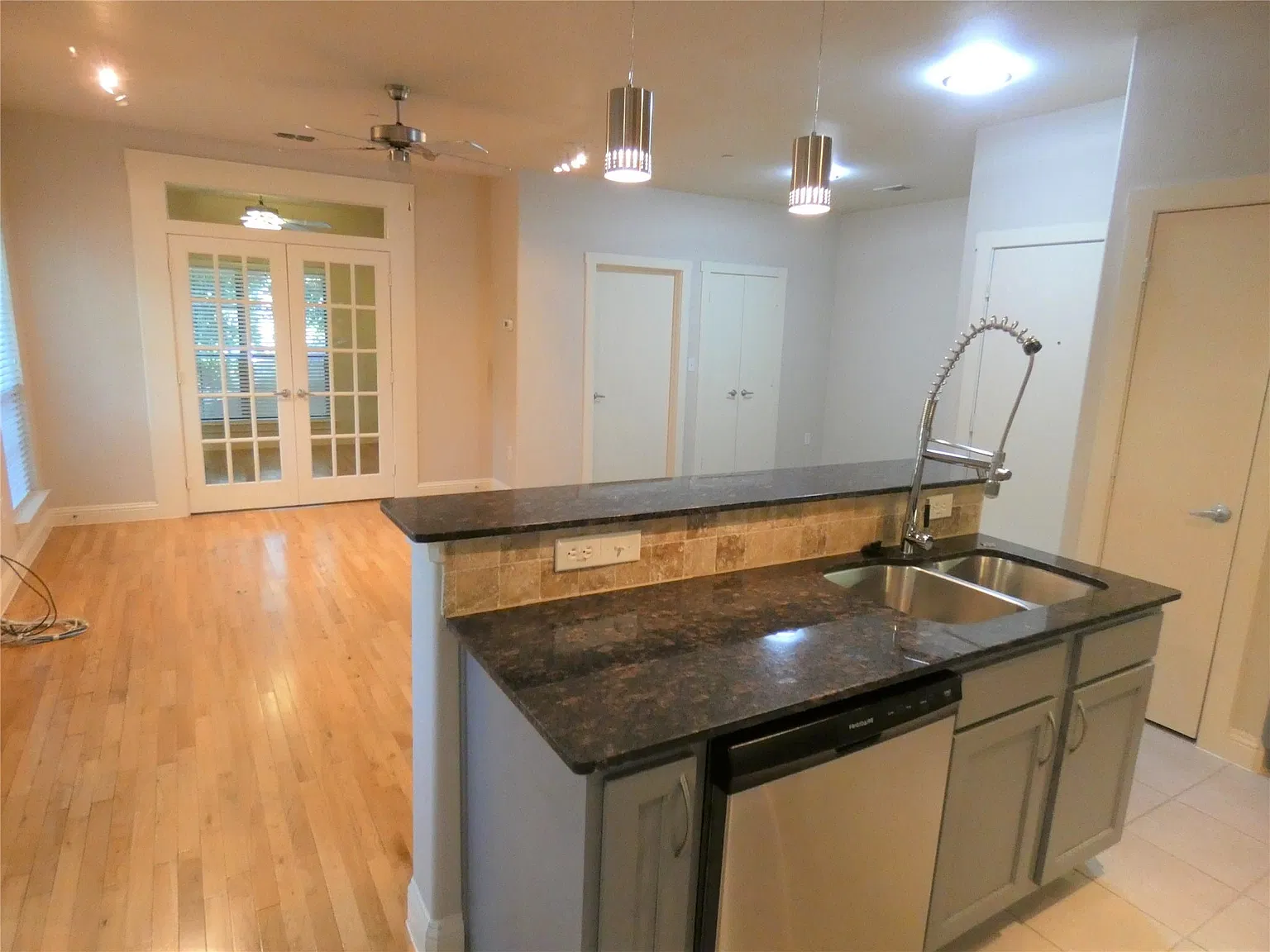 2 bed, 2.0 bath, 1153 sqft, $2,395 — Photo 3