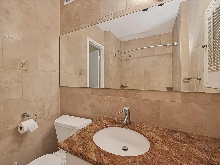2600 Bellefontaine St #B24 — Photo 29