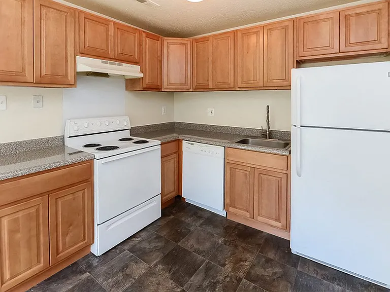 Westwood Gardens Apartment Homes — Photo 2