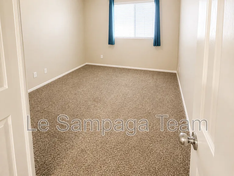 17636 W Maui Ln — Photo 18