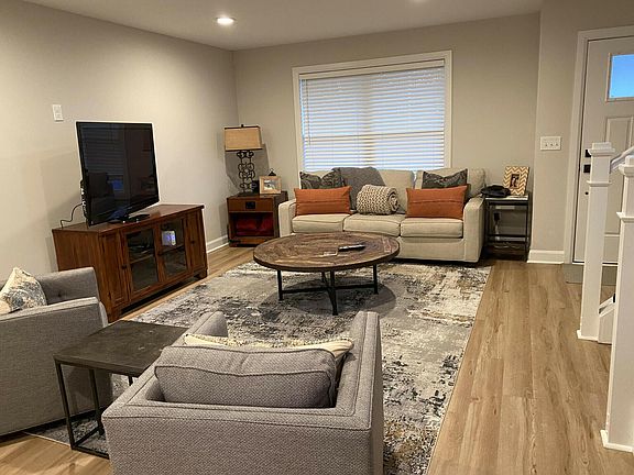 5th image of 564 E Lincoln Ave