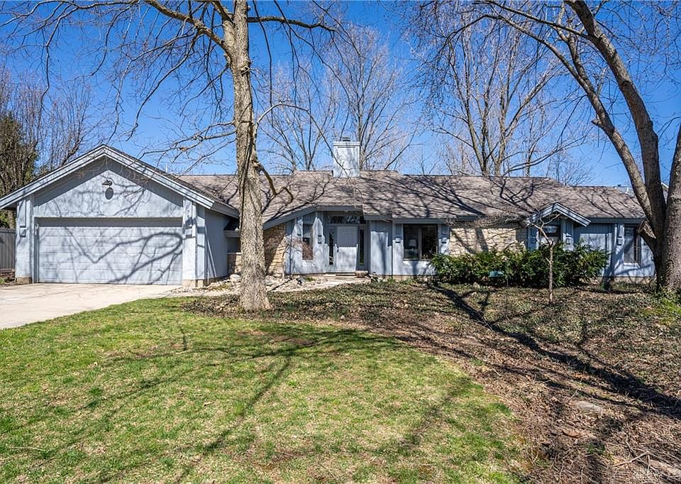 1st image of 780 Oaknoll Dr