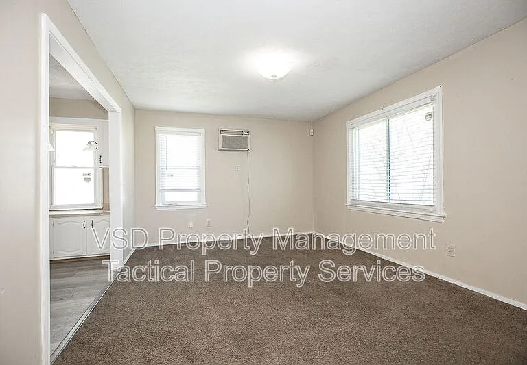 374 E 232nd St — Photo 21