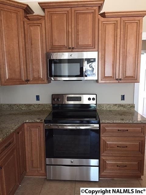 2nd image of 113 Cherry Glen Cir NE