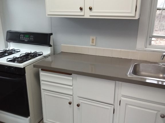 2nd image of 613 Center Ave #1/2